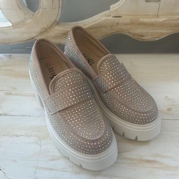 Rouge Helium Pink and‎ White Loafers with Modern Chunky Sole Size 7 - Picture 3 of 5